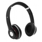 Гарнитура Qumo Freedom Play BT-0013, черная, Bluetooth 4.2, 250 мА-ч, накладная закрытая, до 6х часов в режиме разговора, радио, воспроизведение с SD карт, встроенный приемник FM радио